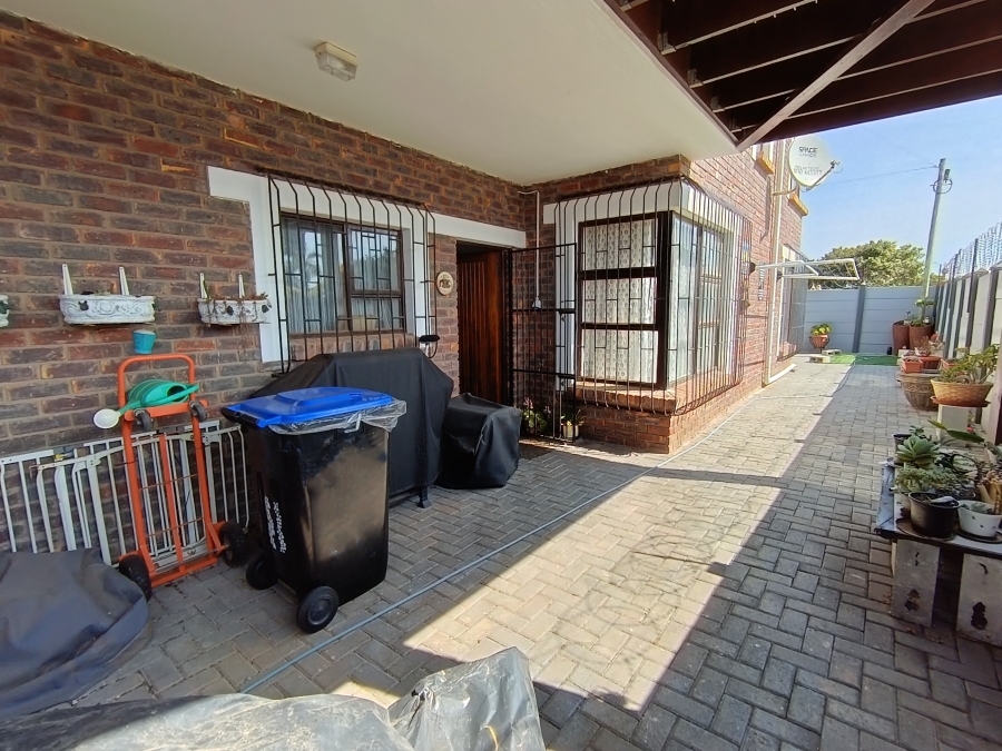 3 Bedroom Property for Sale in C Place Eastern Cape